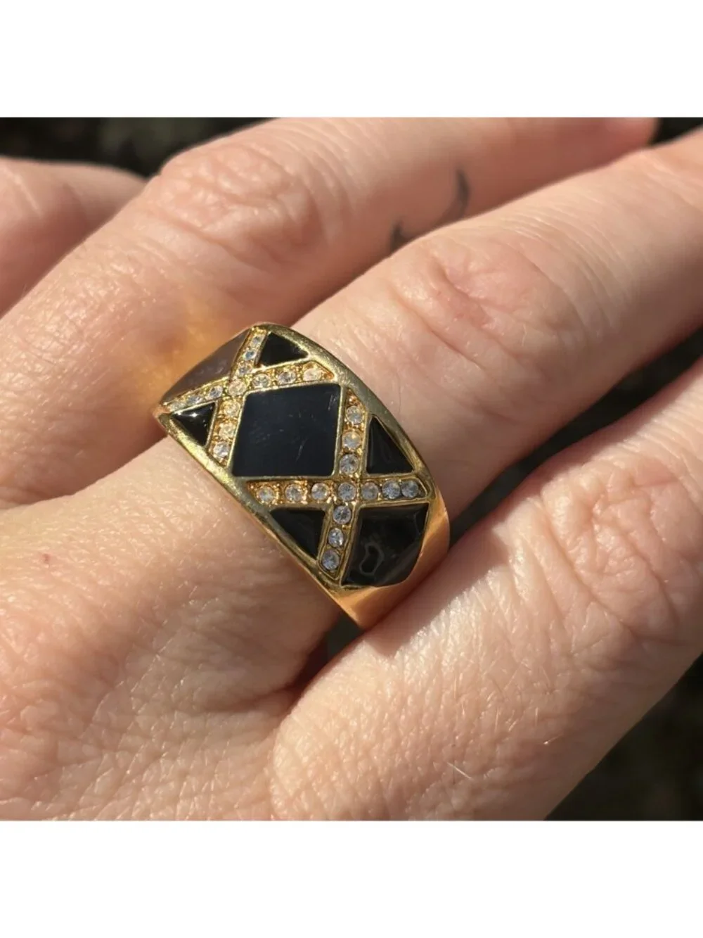Avon Black Enamel Rhinestone XX Ring Size 8 Kisses Gold Tone Y2K Retro 2002